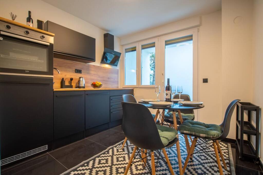 Apartment Hesa- 4 Star Apartment リエカ エクステリア 写真