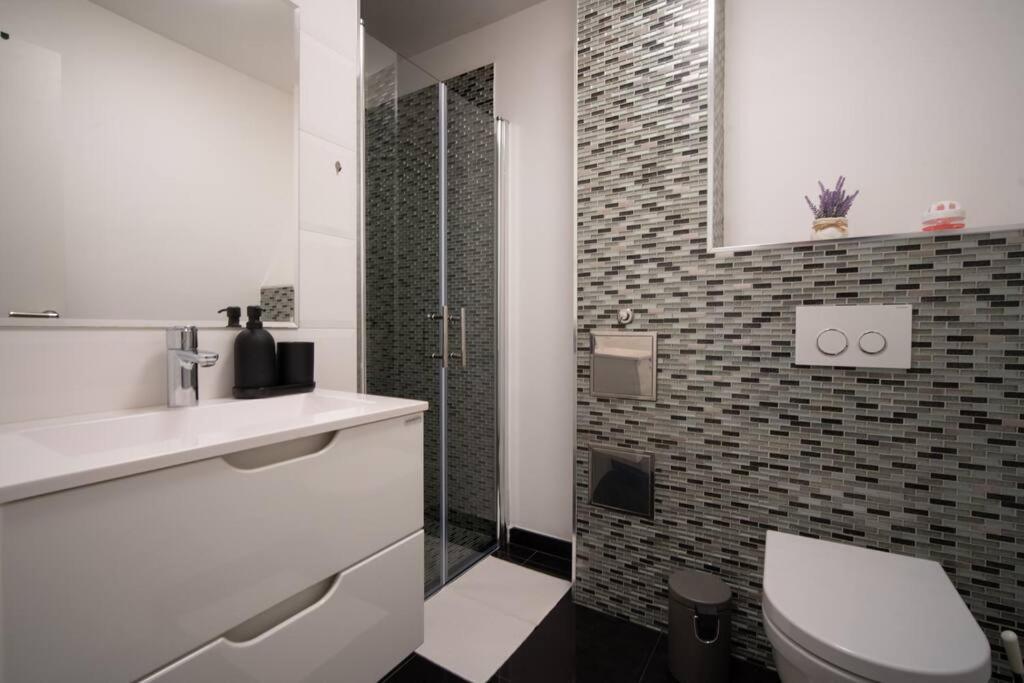 Apartment Hesa- 4 Star Apartment リエカ エクステリア 写真